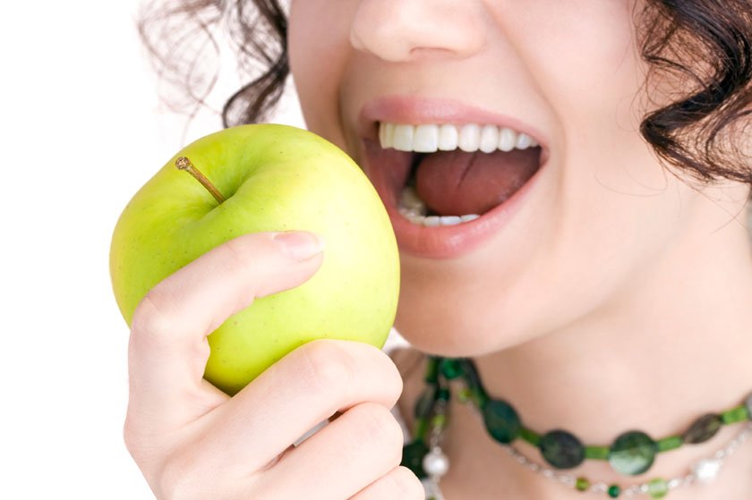 apples whiter your teeth