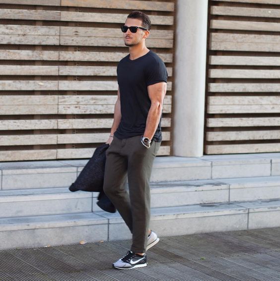 15 Key Things Every Fashionable Guy Should Have In His Wardrobe!