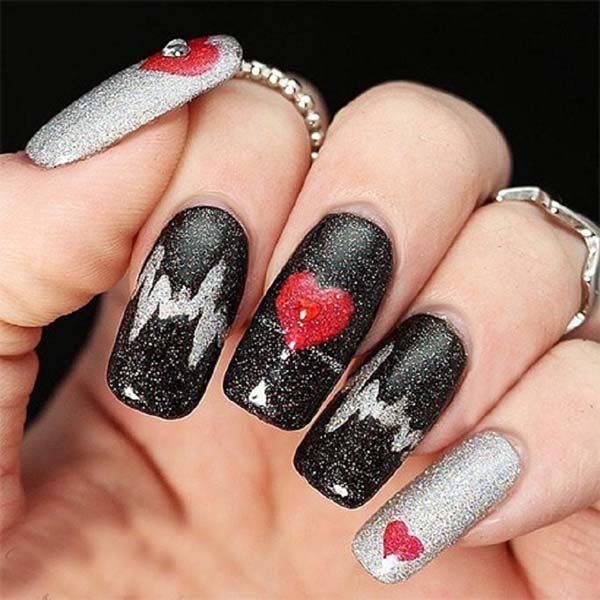 Black nails red hearts #beauty #nails #trendypins