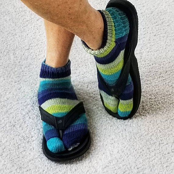 Hand-knit "Foot Mitten" Flip Flop Socks, Sandal Socks, Split Toe Socks, Ankle Socks #split toe socks #socks #fashion #trendypins