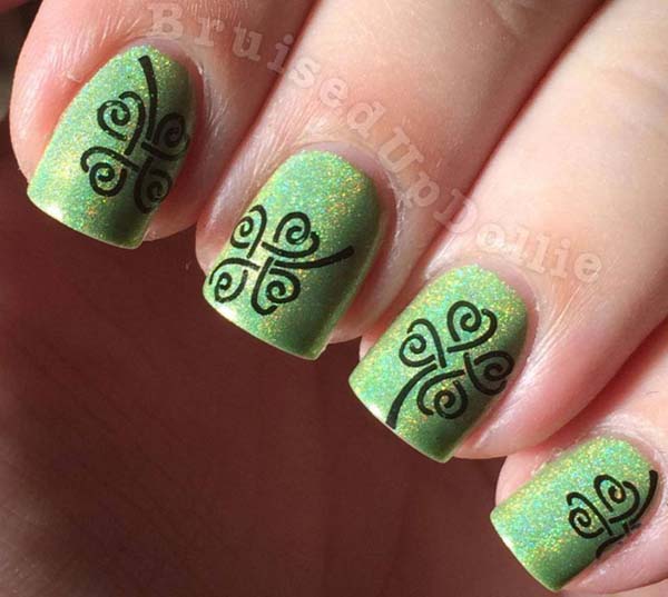 Black Graphic Design #St. Patrick's Day nails #nails #beauty #trendypins