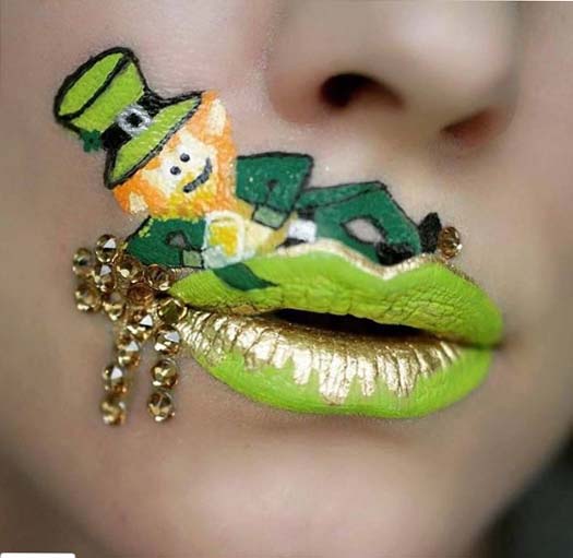 St. Patrick's Day Lips Metallic Powders In Gold And Silver #St. Patrick's day lips makeup #beauty #makeup #trendypins