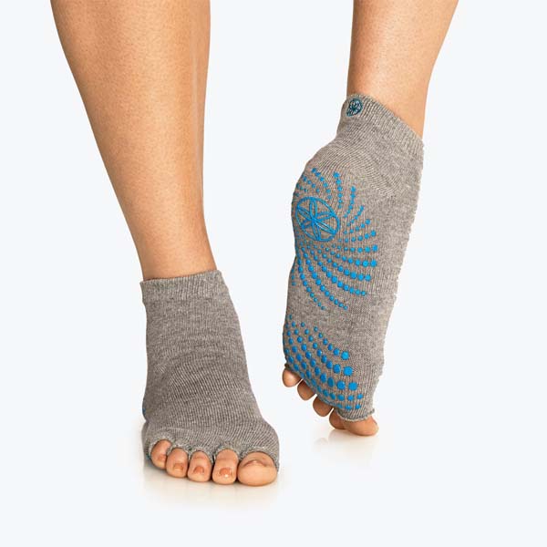 TOELESS YOGA SOCKS #yoga socks #socks #fashion #trendypins