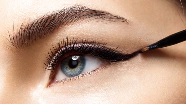 Eyeliner Makeup Tips And Tricks #makeup #beauty #trendypins