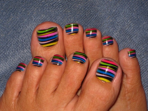 Stripes Toe Nail Design #toe nail art #nails #beauty #trendypins