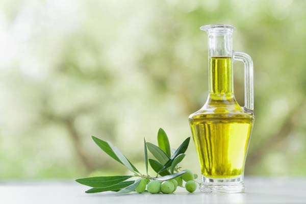 Olive Oil For A Strong And Healthy Hair #hair #hairstyles #trendypins