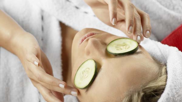 Cucumber To Get Rid Of Dark Circles Under Eyes #dark circles under eyes #beauty #trendypins