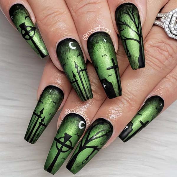 Green and Black Halloween Shellac Nails #nails #Halloween nails #trendypins