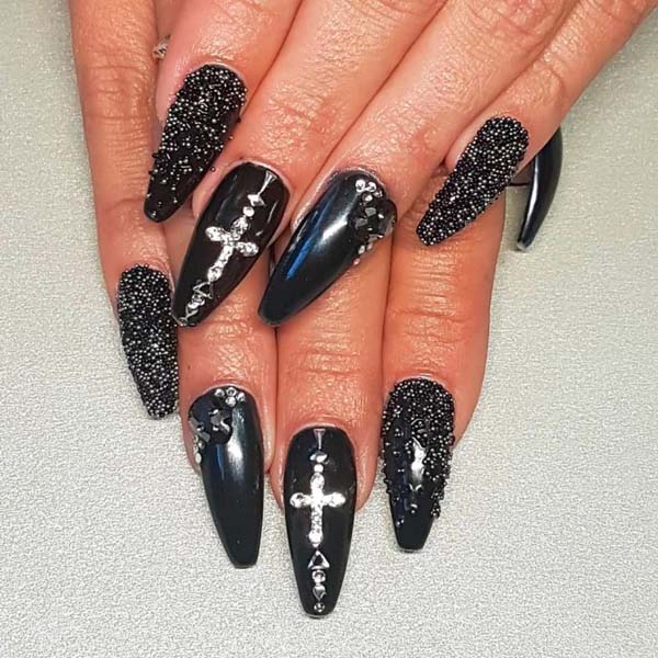 Pointed Witch Halloween Nails Art Design #nails #Halloween nails #trendypins