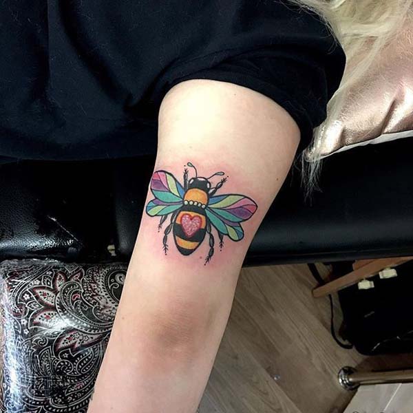 Amazing Rainbow Bee #bee tattoos #tattoo #beauty #trendypins 