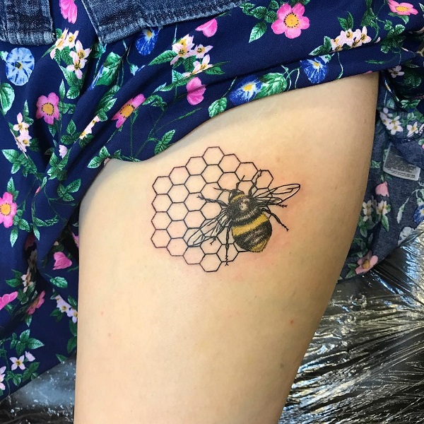 Realistic Bee Tattoo #bee tattoos #tattoo #beauty #trendypins 