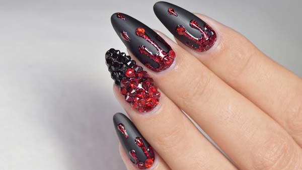 Cristal Red on Black Matte Base #nails #Halloween nails #trendypins