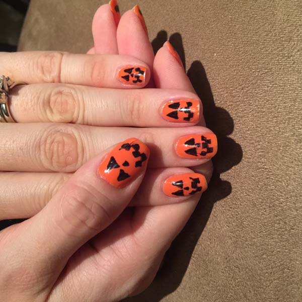 Nail O' Lanterns #Halloween #nails #trendypins