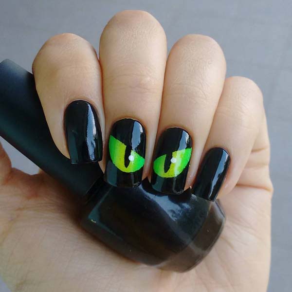 The Mysterious Eyes of a Cat Ideas #nails #Halloween nails #trendypins