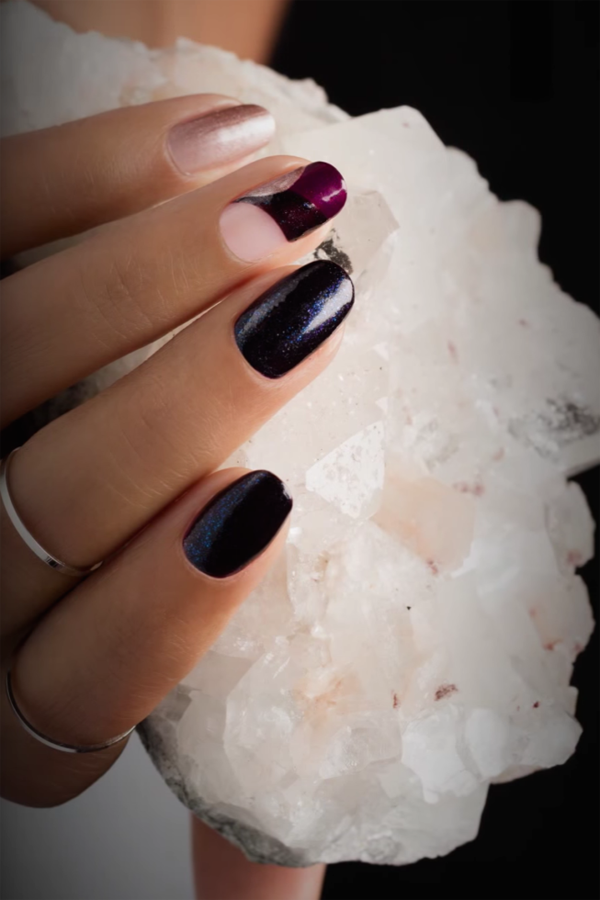 Black and Dark Red/White Shiny Christmas Manicure #Christmas #nails #trendypins