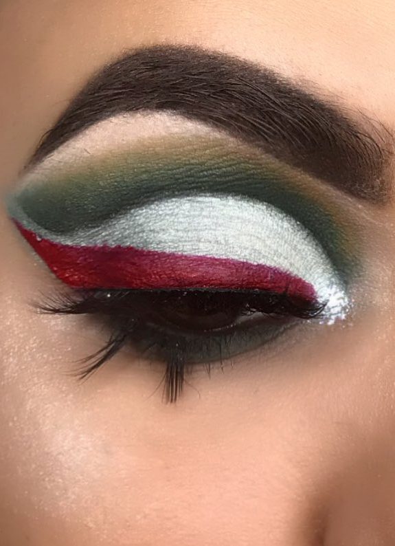 Christmas Colored Makeup #Christmas #makeup #beauty #trendypins