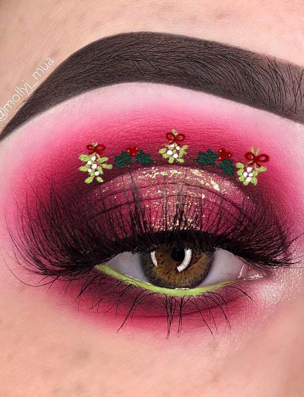 Christmas Tree on Red Base Makeup #Christmas #makeup #beauty #trendypins