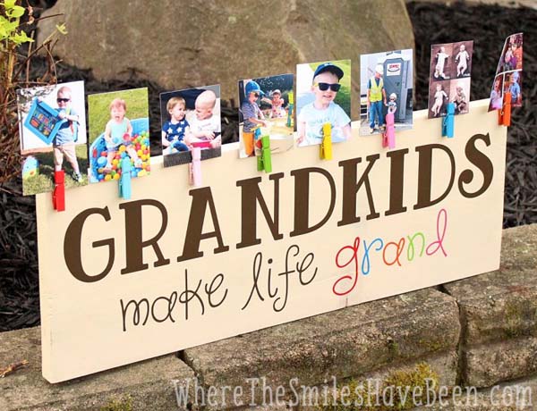 Colorful Grandkids Make Life Grand Wood Sign Photo Display #DIY #Christmas #gifts #trendypins