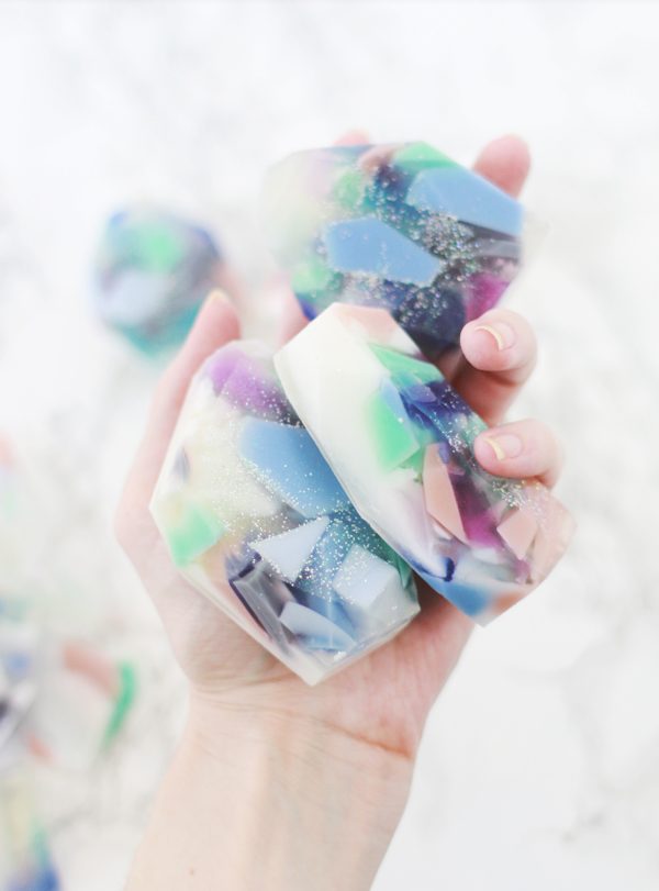 Gemstone Soap DIY #DIY #Christmas #gifts #trendypins