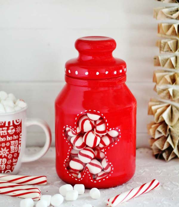 Gingerbread Man Painted Jar #DIY #Christmas #gifts #trendypins