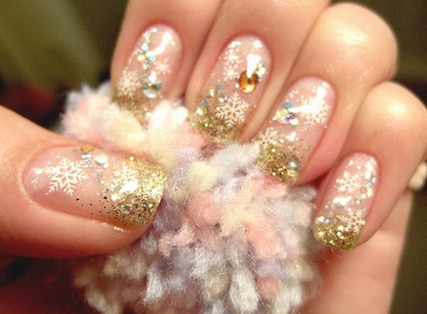 Gold Glitter Beaded Christmas Nails #Christmas #nails #trendypins