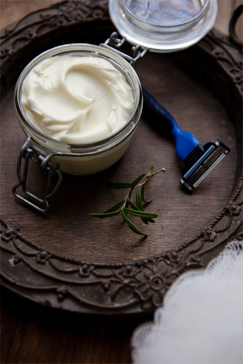 Homemade Rosemary Mint Shaving Cream #DIY #Christmas #gifts #trendypins