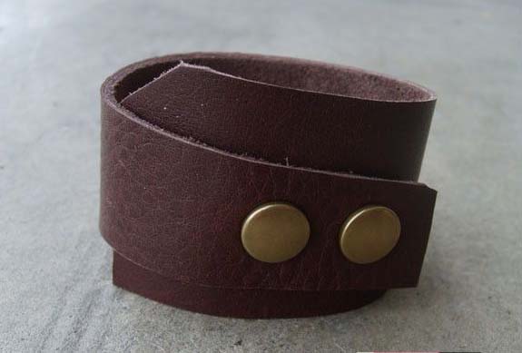 Leather Cuff #DIY #Christmas #gifts #trendypins