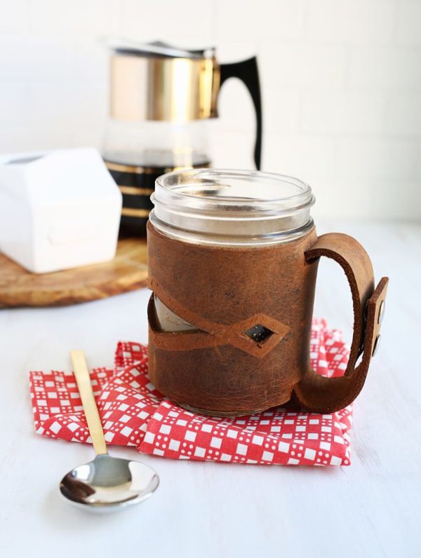 Leather Mason Jar Sleeve #DIY #Christmas #gifts #trendypins