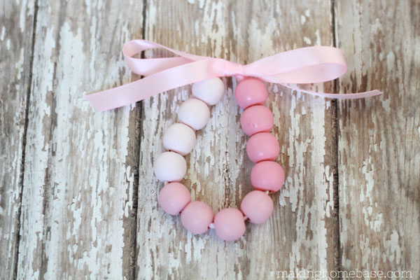 Ombre Wood Bead Bracelet #DIY #Christmas #gifts #trendypins