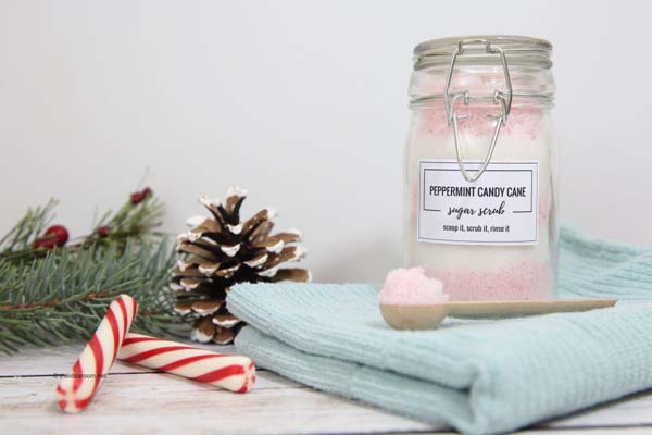 Peppermint Candy Cane Sugar Scrub #DIY #Christmas #gifts #trendypins