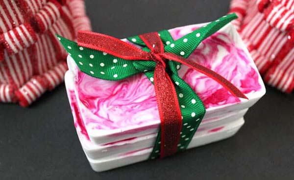 DIY Peppermint Soap #DIY #Christmas #gifts #trendypins