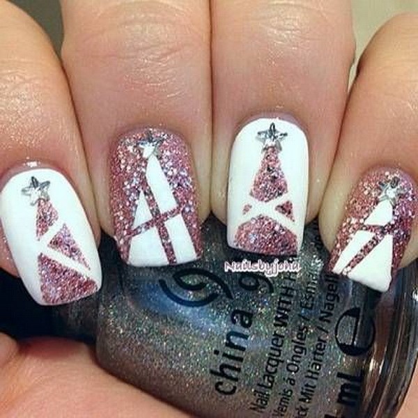 Pink Glitter Christmas Tree Nail Designs on White Base #Christmas #nails #trendypins