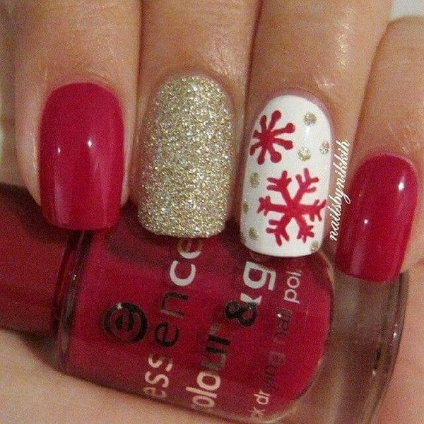 Red Snowflake and Gold Glitter Christmas Nails #Christmas #nails #trendypins