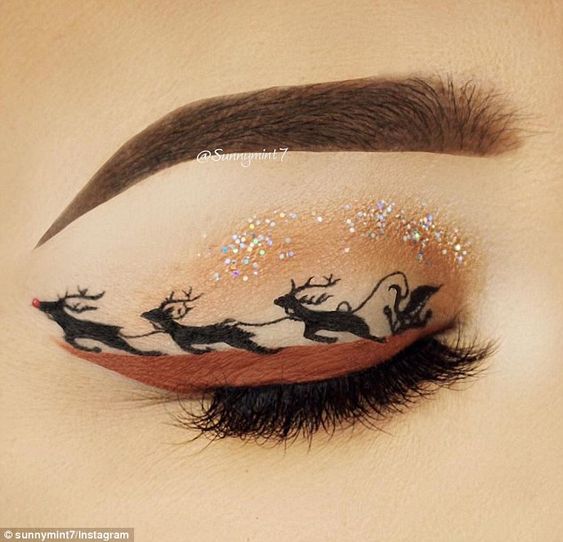 Reindeer on Brown Glitter Eyeshadows #Christmas #makeup #beauty #trendypins