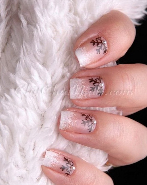 Snowflake and Glitter French Manicure #Christmas #nails #trendypins