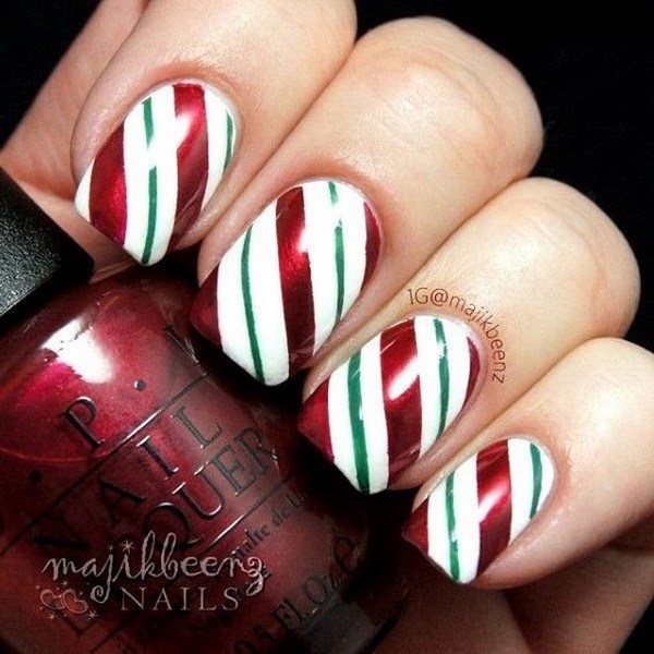 Striped Christmas Nails #Christmas #nails #trendypins