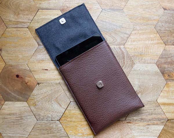 DIY Leather Tablet Case #DIY #Christmas #gifts #trendypins