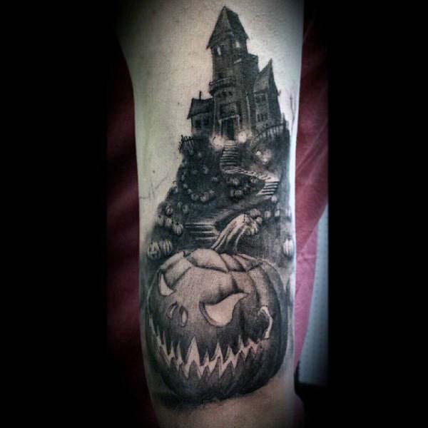 The Creepy House from the Alfred Hitchcock Film "Psycho" #Halloween #tattoos #trendypins