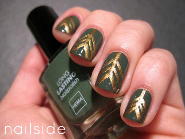 Tribal Gold Print on Dark Green Base #Christmas #nails #trendypins