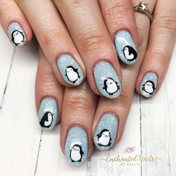 Penguin on Snow Base Christmas Nails #Christmas #nails #trendypins