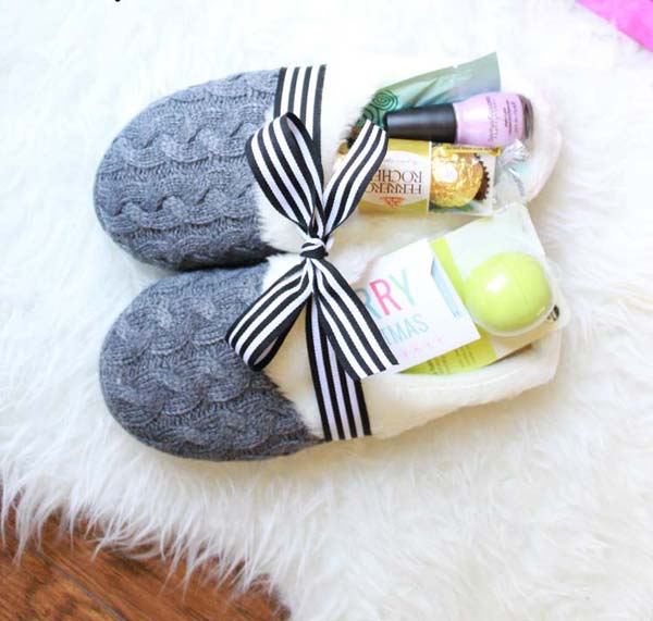 Slippers Gift Idea #DIY #Christmas #gifts #trendypins