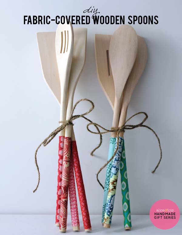 DIY Fabric-Covered Wooden Spoons #DIY #Christmas #gifts #trendypins