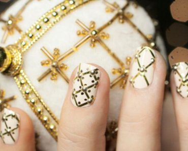 Christmas Nails with Gold Rhinestones and Sequins