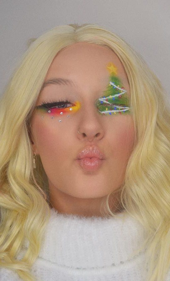 Christmas Tree Makeup #Christmas #makeup #beauty #trendypins