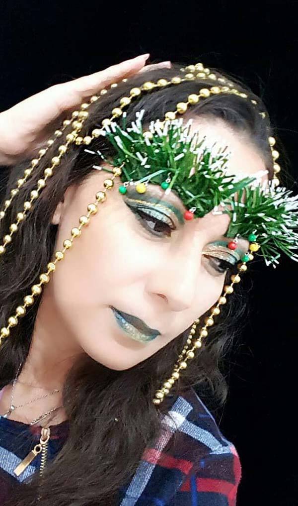 Christmas Branches and Gold Strings Makeup Look #Christmas #makeup #beauty #trendypins