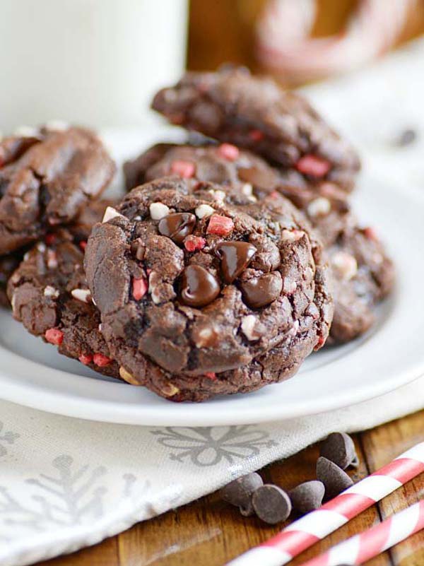 Candy Cane Brownie Cookies #Christmas #cookie #recipes #trendypins