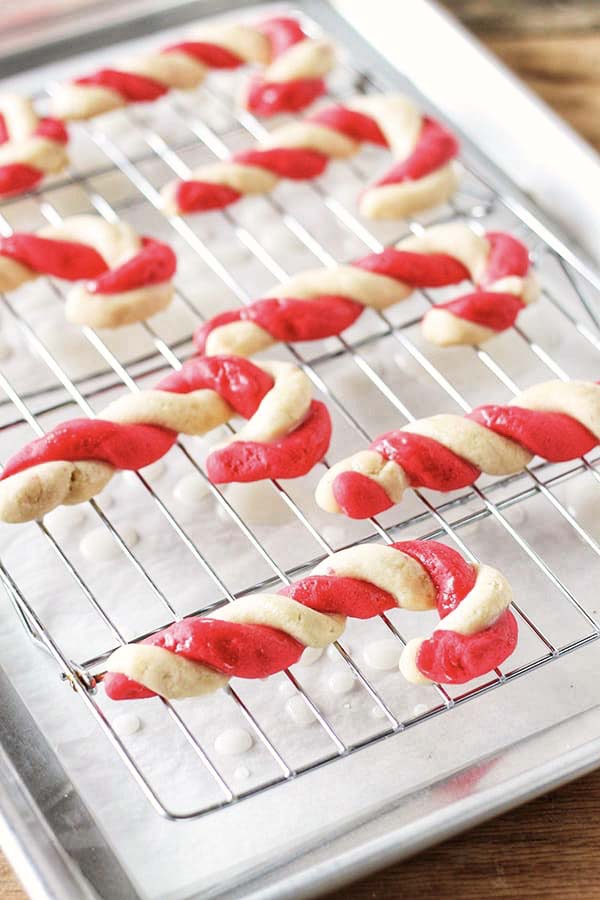 Candy Cane Cookies #Christmas #cookie #recipes #trendypins