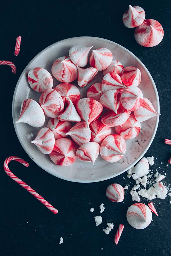 Candy Cane Meringue Kisses #Christmas #candy #recipes #trendypins