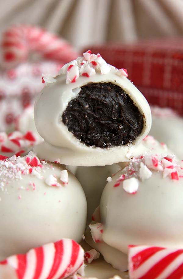 Candy Cane Oreo Truffles #Christmas #cookie #recipes #trendypins