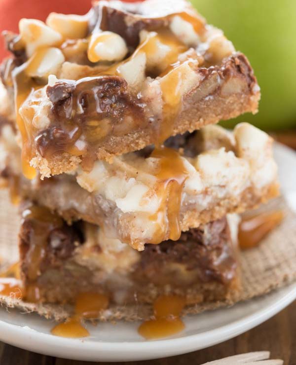 Caramel Apple Pie Magic Bars #Christmas #cookie #recipes #trendypins